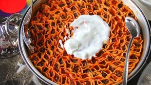 Rizeliler İçin Akşam Sofralarına Lezzetli Öneri: Tepsi Mantısı Tarifi