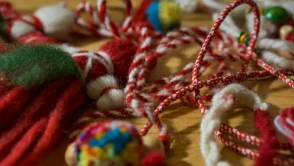 Marteniçka Ne Zaman Takılır ve Çıkarılır? Marteniçka Geleneğinin Anlamı ve Hikayesi