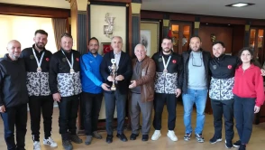 Rize Alipaşa Rafting Ekibi'nden Başkan Rahmi Metin'e Ödül Töreni Niteliğinde Ziyaret!