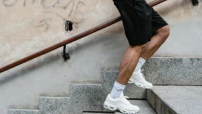 Sert Adımlarla Merdiven Çıkmanın Sağlığa Faydaları: Enerji ve Dayanıklılık Artışı!