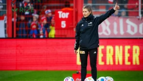 Bundesliga'nın ilk kadın teknik direktörü Marie-Louise Eta oldu