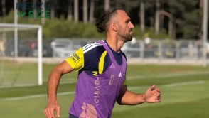 Fenerbahçe'de Sıkıntılı Anlar: Vedat Muriqi Antrenmanı Sedyeyle Terk Etti! Sakatlık Kaygıları Artıyor, Dönüş Tarihi Merak Ediliyor