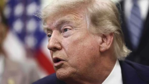 Donald Trump 80 Yaşında: Tuhaf Davranışlarıyla Dünyayı Tehdit Ediyor!