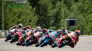 Brno'daki Moto3 Yarışında Podyumun Zirvesini Kim Elde Etti?