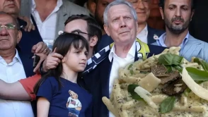 Aziz Yıldırım'ın Kızı Nefes Kesen Hesap Ödedi!