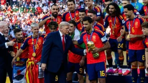 İspanyol yetkililerin Trump'a yönelik tepkisi sürüyor: Podyumda yer almasına izin vermediler!