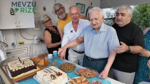 Komşularıyla 101. Yaş Gününü Coşkuyla Kutladı: Uzun Yaşamanın Sırlarını Açıkladı