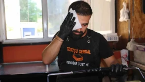 Diyarbakır’da sıcağın böylesi: Tost makinesinin başında 65 dereceyi görüyor