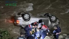 Trabzon Yomra'da Feci Kaza: Dereye Yuvarlanan Otomobilin Sürücüsü Hayatını Kaybetti