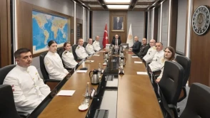 Bakan Güler, Deniz Kuvvetleri Komutanı Oramiral Tatlıoğlu ile görüştü
