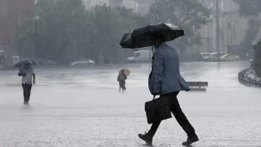 Hafta sonu hava nasıl olacak? Sıcaklıklar düşüyor, pazar günü sağanak yağış geliyor