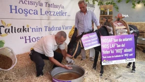 Manisa Saruhanlı Festivali'nde eşeğe hoşaf içirmeye çalıştılar