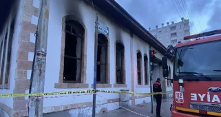 Yediocak İlkokulu'nda çıkan yangın, tarihi eğitim kurumuna zarar verdi!