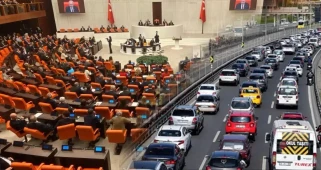 Trafik cezalarını artıracak kanun teklifinin ilk 23 maddesi TBMM'de kabul edildi