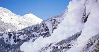 Doğu Karadeniz ve Doğu Anadolu'da çığ tehlikesi sürüyor