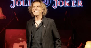 Soner Arıca Bursa'da Hayranlarıyla Buluştu: Sahnede Beklenmedik Anlar!