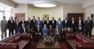 CHP Lideri Özgür Özel, İl Belediye Başkanları ile Bir Araya Geldi