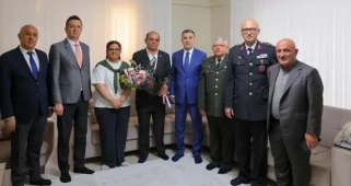 Bayburt'ta şehit ailesi ve gaziye bayram ziyareti