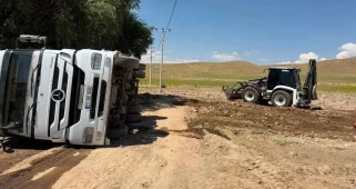 Van'da Feci TIR Kazası: Olayın Ayrıntıları ve İlk Belirlemeler Başarıyor!