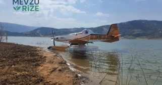 İzmir'de Yangınla Mücadele Uçağı Göletin Üzerinden Uçamadı!
