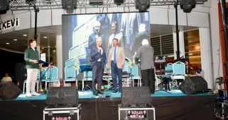 Bitlis’te Murat Kurum’a “Hizmet Ödülü”: Kentsel Dönüşüm ve Dere Islahına Katkılarıyla Ödüllendirildi