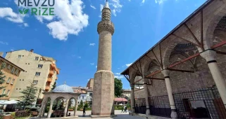 Tarihi Murat Paşa Camii: Erzurum'un Eşsiz Minare Özelliğiyle Dikkat Çekiyor