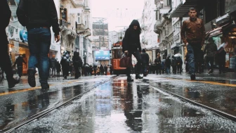Meteoroloji'den uyarı: Yağışlar için tedbir alın, ulaşımda aksama olabilir!