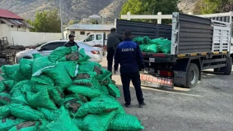 Olur Belediyesi, hayırsever katkılarıyla camilere kışlık kömür dağıtımına devam ediyor