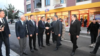 Erzurum Valisi Çiftçi, Pazaryolu Kaymakamı Badioğlu'nu makamında ziyaret etti