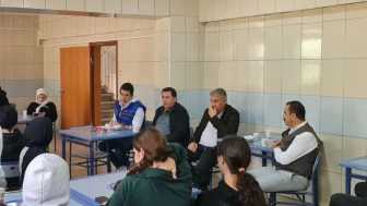 İspir Belediyesi'nden öğrencilere kahvaltı etkinliğiyle destek ve motivasyon ziyareti