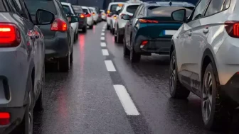 Trafikte Araç Sayısı Zirveye Ulaşıyor, Türkiye'deki Taşıt Sayısı Açıklandı!