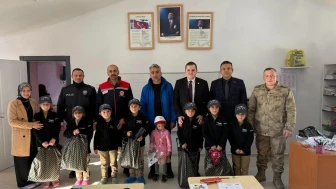 Kaymakam Badıoğlu, öğrencilerle gezide fidan dikti, hediyeler dağıttı ve çevre bilincini aşıladı