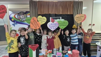 Minik öğrenciler ve yetişkinler Filistin'e 34.500 TL'lik bağışla dayanışma gösterdi