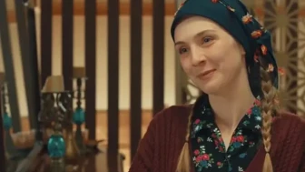 Hande Nur Tekin Kimdir? Taşacak Bu Deniz Dizisinde Sevcan Rolüyle Dikkat Çekiyor