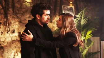 Yalı Çapkını 3. Sezon Büyük Krize Giriyor: Ferit ile Seyran Final Yolunda mı? Yapım Ekibinden Sızan Detaylar Ortalığı Karıştırdı