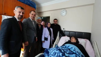 Akçaabat Başkanı Ekim, hasta vatandaşları evlerinde ziyaret ederek gönül belediyeciliğini benimsedi