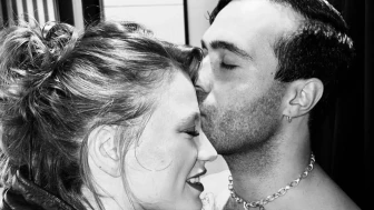 Serenay Sarıkaya ve Mert Demir Aşkında Sürpriz Detay! Ünlü Çift İlişkilerinin İki Yıldır Devam Ettiğini İlk Kez Açıkladı