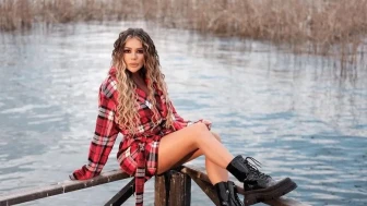 Şarkıcı Çağla Kimdir? Kaç Yaşında, Nereli, Boyu Kaç, Eşi Kim? İşte Hayatı ve Kariyeri