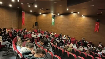 Artvin Yeşilay, öğrencilere bağımlılıkla mücadelede eğitim verdi