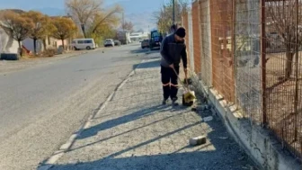 Oltu Belediyesi, şehri temiz tutmak için çalışmalarına kararlılıkla devam ediyor