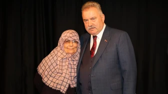 Rize'de Halk Günü'nde vatandaşlarla buluşan AK Parti İl Başkanı katılımcılara teşekkür etti