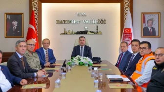 Bayburt'ta Trafik Güvenliği ve Yönlendirme Levhaları Üzerine Toplantı Yapıldı