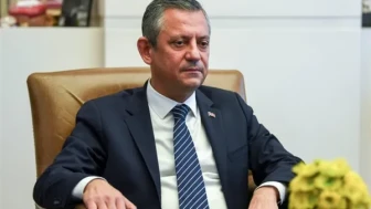 CHP Lideri Özgür Özel, İstanbul Maratonu'nda koşarken eğitimde eşitlik mesajı verdi