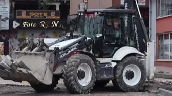 Hopa’da Karadeniz Caddesi Tek Yöne Dönüştürülüyor: Trafik Düzenlemesi Başladı