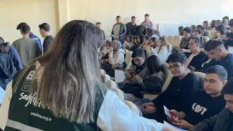 Rize Yeşilay Şubesi, “Bağımsız Yarınlar, Güçlü Nesiller” Konferansında Farkındalık Çalışması Yürüttü