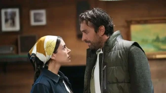 Taşacak Bu Deniz'de Heyecan Dorukta: Oruç, Sevcan’ın Sırrını Açığa Çıkaracak mı? Heleni'nin Kurtarıcısı Kim?