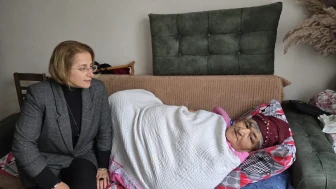 AK Parti Artvin İl Kadın Kolları’ndan Geçmiş Olsun ve Hane Ziyaretleri