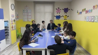 Müftü Yılmaz, 4-6 Yaş Kur'an Kursu'nda minik öğrencilerle buluştu