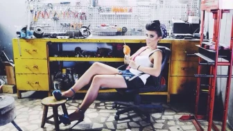 ⭐ İrem Derici Kimdir? Kaç Yaşında, Nereli, Boyu Kaç? İşte Kariyeri, Albümleri ve Hayatı