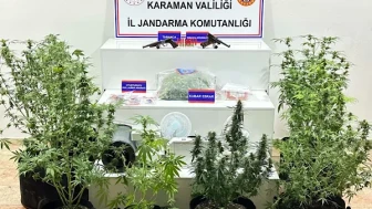 Karaman&#039;da Jandarma denetimlerinde 22 aranan kişi yakalandı, 12 bin kişi sorgulandı.